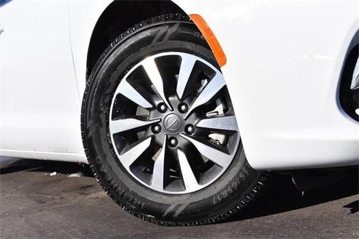 2024 Chrysler Pacifica Hybrid Select