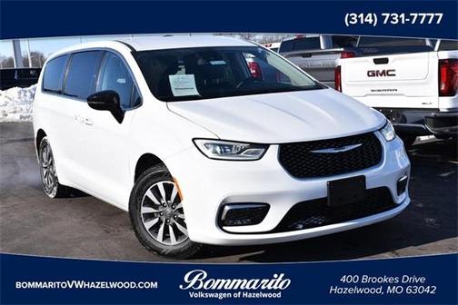 2024 Chrysler Pacifica Hybrid Select