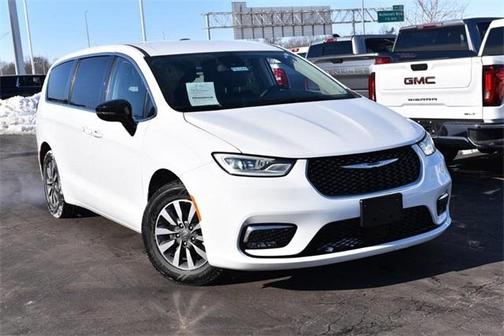 2024 Chrysler Pacifica Hybrid Select