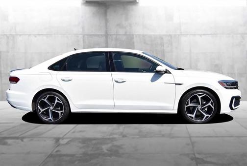 2021 Volkswagen Passat 2.0T R-Line