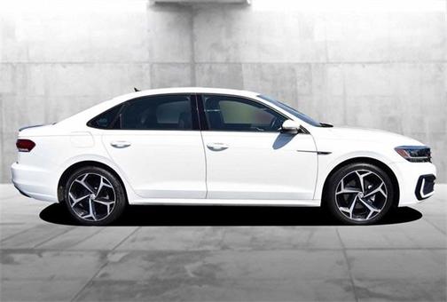 2021 Volkswagen Passat 2.0T R-Line