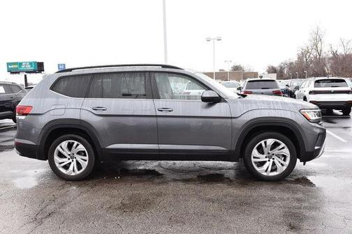Platinum Gray Metallic 2023 Volkswagen Atlas 3.6L SE w/Technology