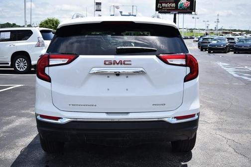 2024 GMC Terrain SLT