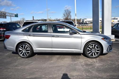 2025 Volkswagen Jetta 1.5T SE