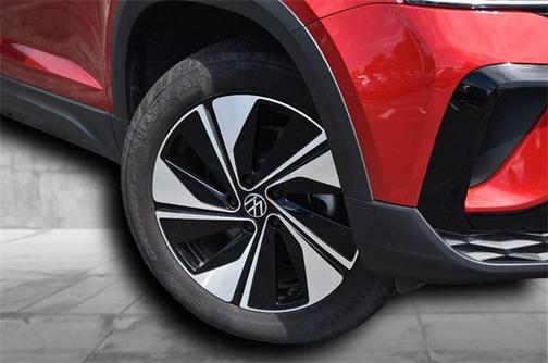 2024 Volkswagen Taos SE 4MOTION