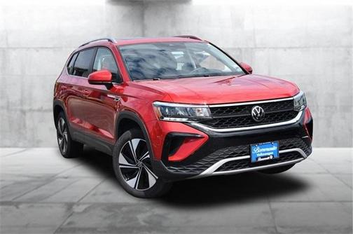 2024 Volkswagen Taos SE 4MOTION