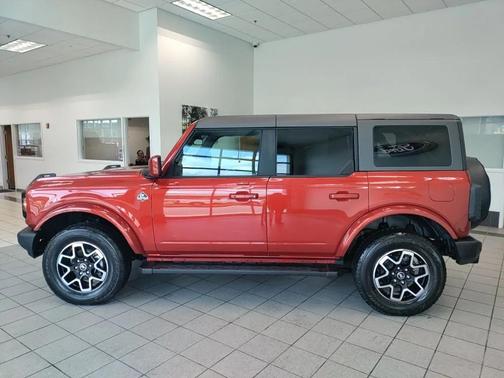 2023 Ford Bronco Outer Banks