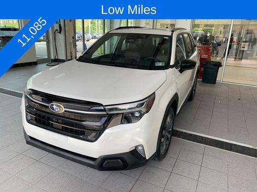 Crystal White Pearl 2025 Subaru Forester Touring