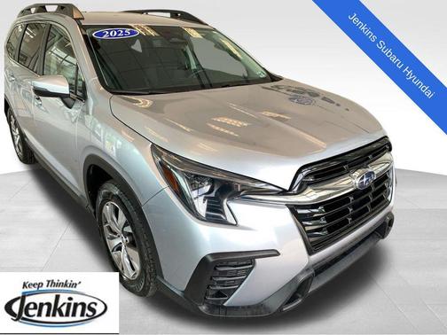Ice Silver Metallic 2023 Subaru Ascent Premium 7-Passenger