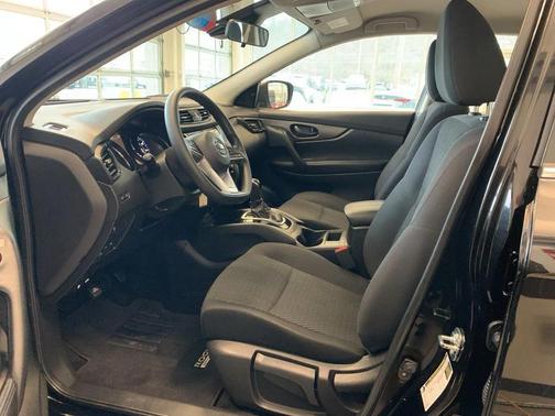 2022 Nissan Rogue Sport S