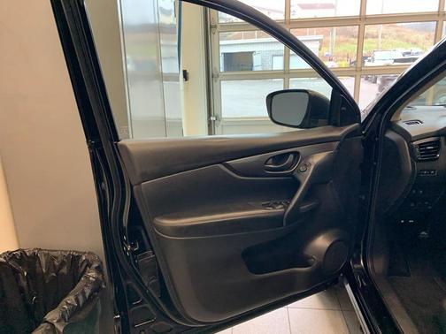 2022 Nissan Rogue Sport S