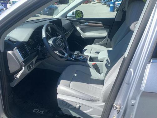 2023 Audi Q5 45 S line Premium