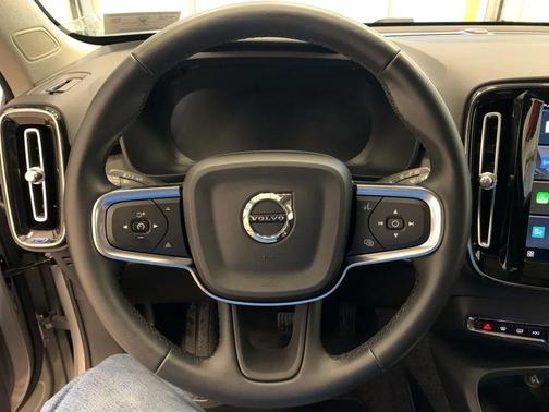 2025 Volvo XC40 B5 Plus Dark Theme