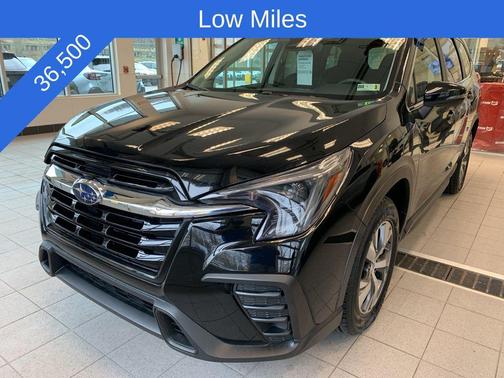 Crystal Black Silica 2023 Subaru Ascent Premium 7-Passenger