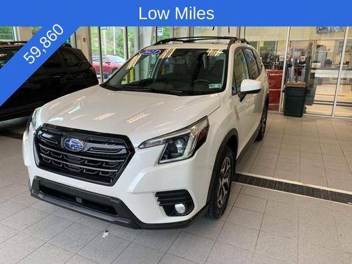 Crystal White Pearl 2023 Subaru Forester Premium