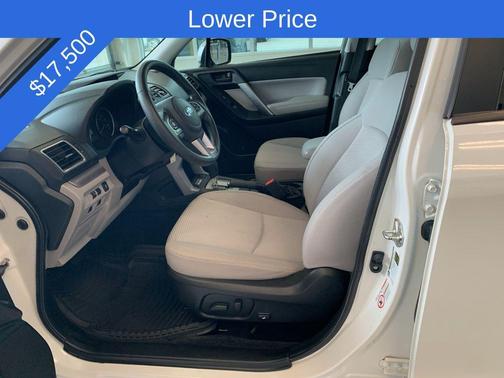 Crystal White Pearl 2017 Subaru Forester 2.5i Premium
