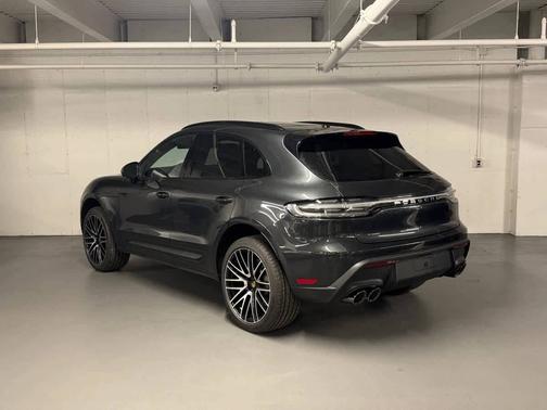 Volcano Grey Metallic 2026 Porsche Macan