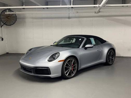 Dolomite Silver Metallic 2022 Porsche 911