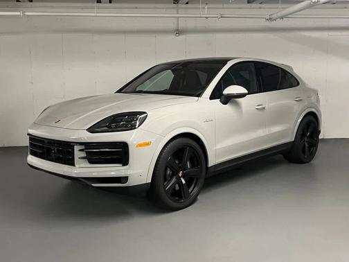 Chalk 2026 Porsche Cayenne