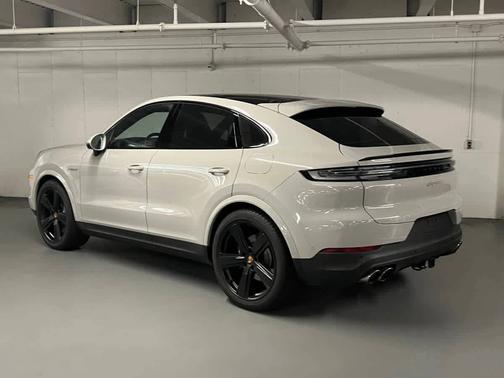 Chalk 2026 Porsche Cayenne