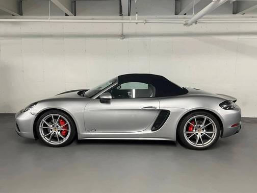 GT-Silver Metallic 2019 Porsche 718 Boxster