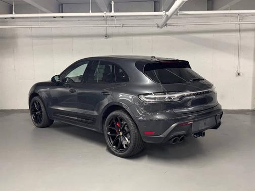 Volcano Grey Metallic 2023 Porsche Macan