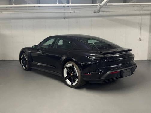 2025 Porsche Taycan 