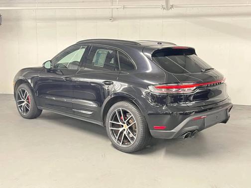 Jet Black Metallic 2023 Porsche Macan