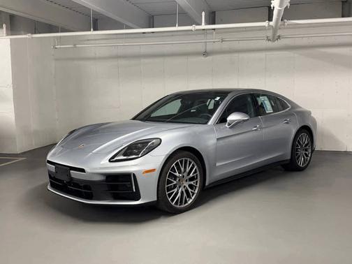 2025 Porsche Panamera 