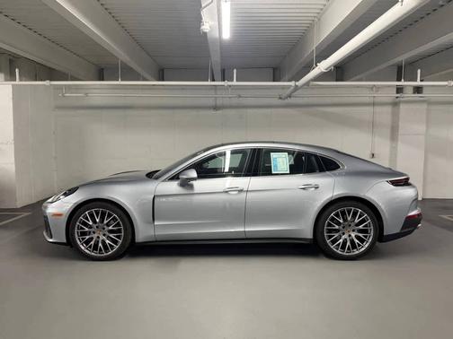 2025 Porsche Panamera 