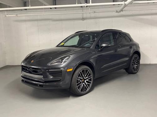 Volcano Grey Metallic 2026 Porsche Macan