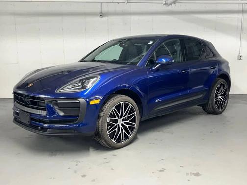 Gentian Blue Metallic 2025 Porsche Macan