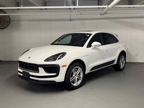 White 2023 Porsche Macan