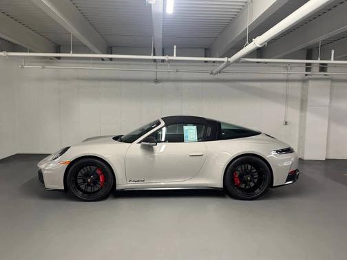 Chalk 2026 Porsche 911