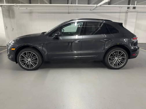 2025 Porsche Macan 
