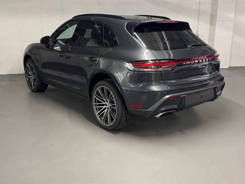 2025 Porsche Macan 