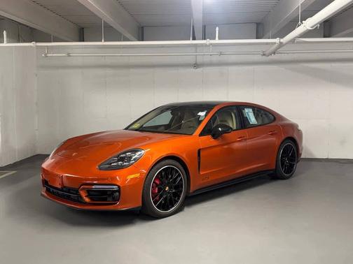 Papaya Metallic 2023 Porsche Panamera