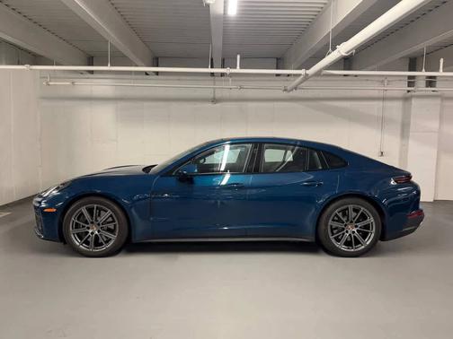 Montego Blue Metallic 2026 Porsche Panamera