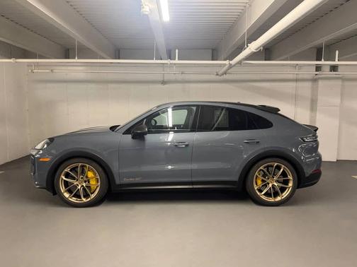 Paint to Sample: Graphitebluemetallic 2024 Porsche Cayenne