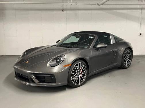 Agate Grey Metallic 2022 Porsche 911