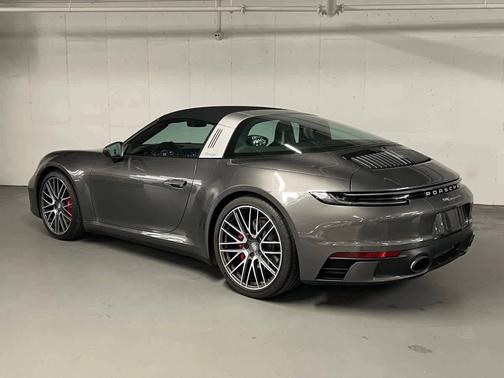 Agate Grey Metallic 2022 Porsche 911