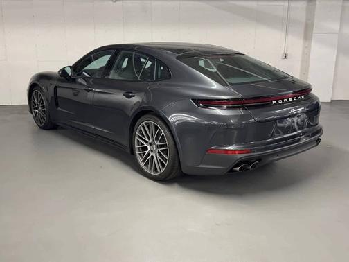2024 Porsche Panamera 