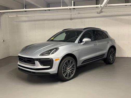 Dolomite Silver Metallic 2026 Porsche Macan