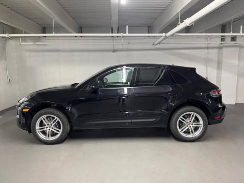 Jet Black Metallic 2026 Porsche Macan