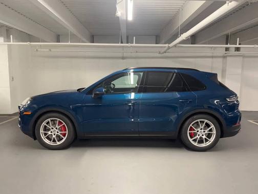 Montego Blue Metallic 2025 Porsche Cayenne