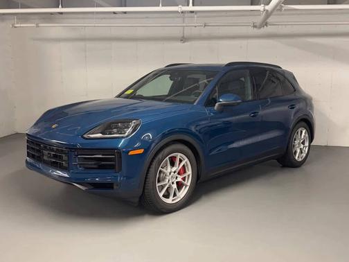 Montego Blue Metallic 2025 Porsche Cayenne
