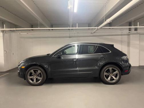 Vulcano Gray Metallic 2024 Porsche Macan