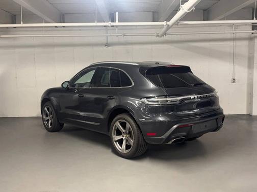 Vulcano Gray Metallic 2024 Porsche Macan