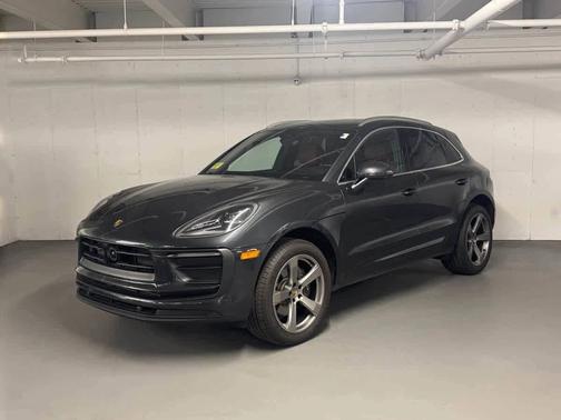 Vulcano Gray Metallic 2024 Porsche Macan