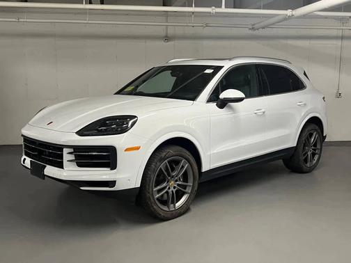 Carrara White Metallic 2024 Porsche Cayenne